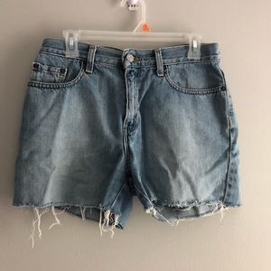 levi’s jean shorts. size 8